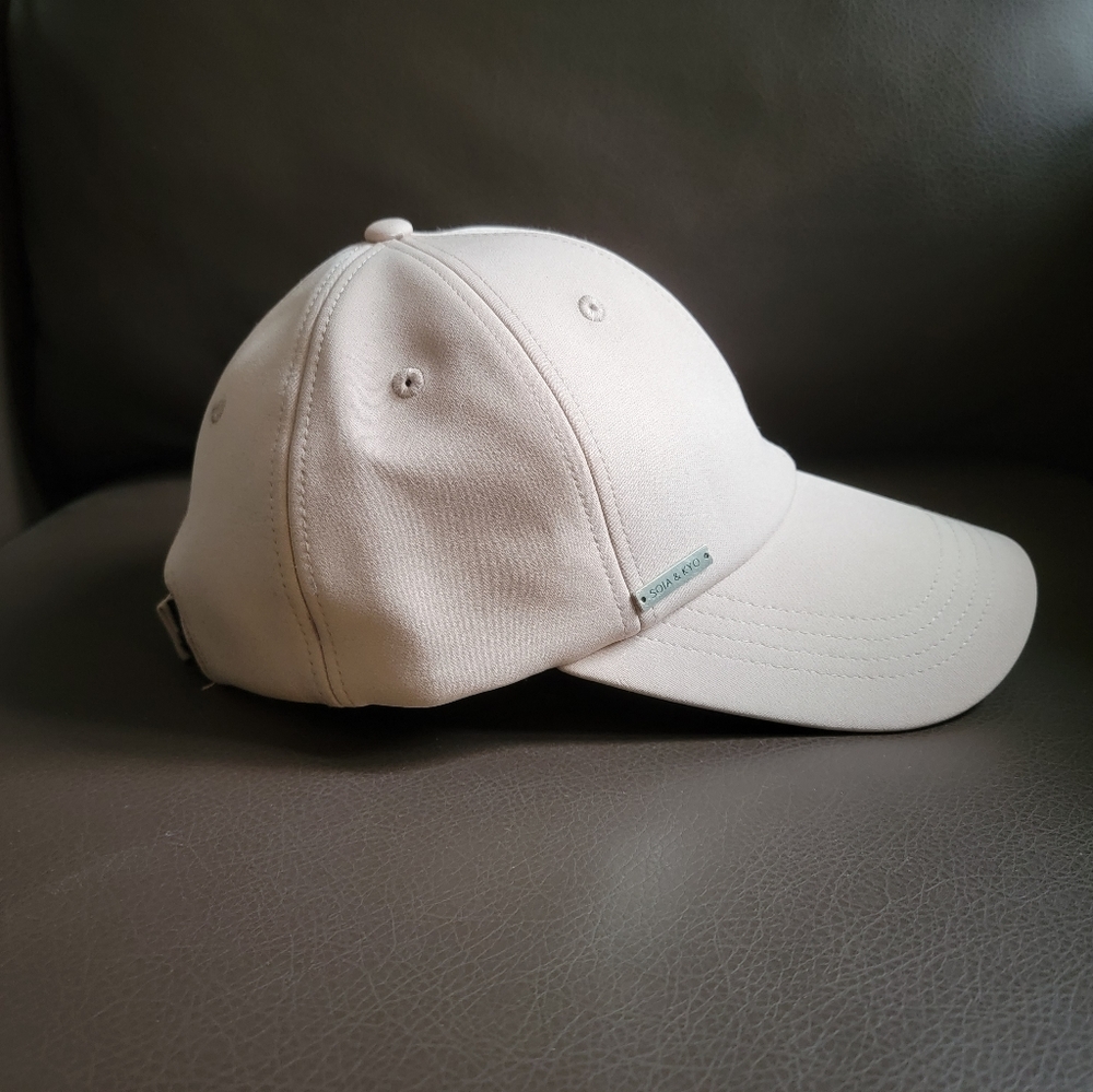 Pink Soia & Kyo Hat